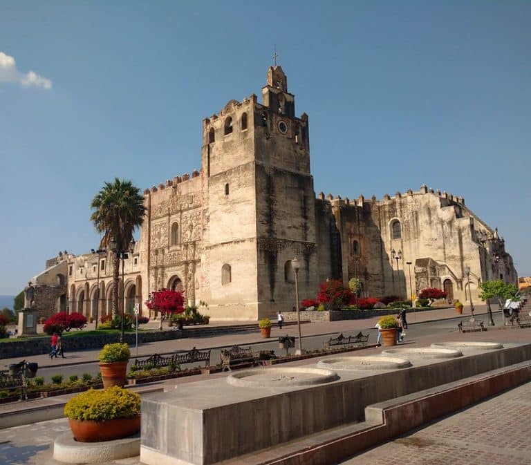 Secrets of Yuriria Guanajuato: Unearthing Enchanted Temples