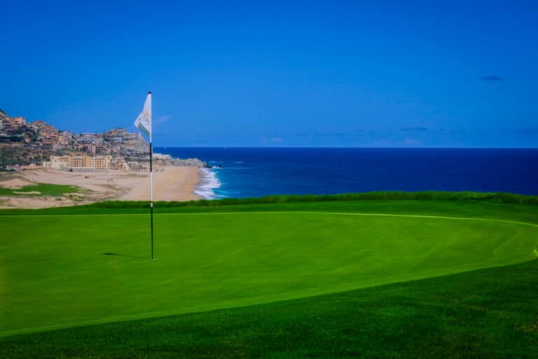 Teeing Off in Paradise: Discovering Mexico’s Finest 10 Golf Courses