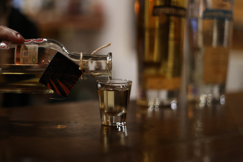 how to drink mezcal