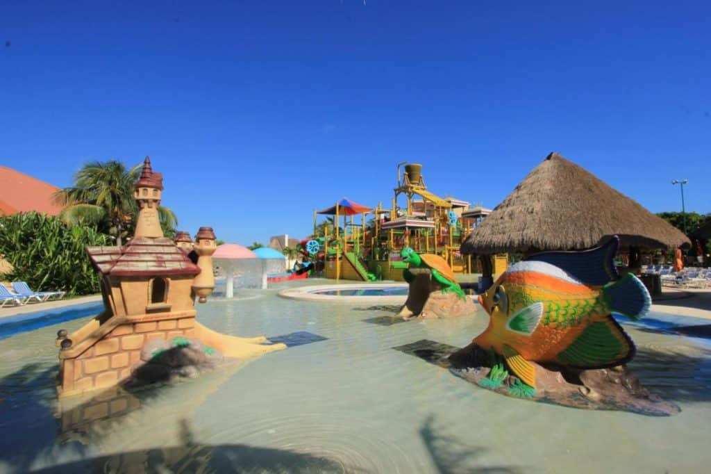cancun family-friendly resorts 