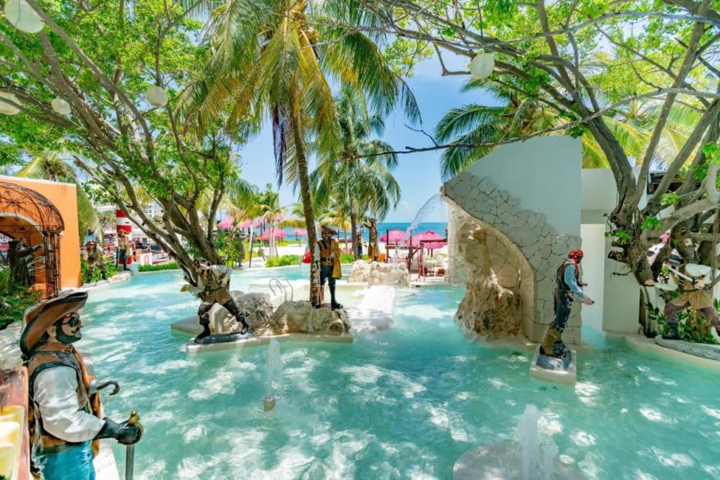 cancun family-friendly resorts